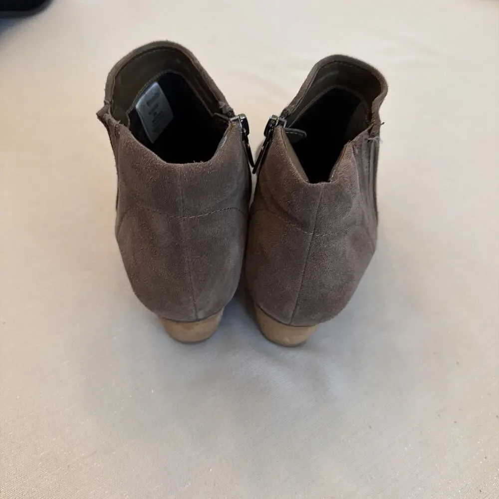 Blondo Women's 8W Brown Suede Waterproof Side Zip Ankle Boots